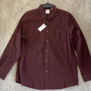MEN’S Maroon Button down
